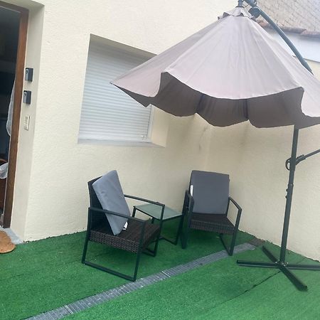 Le Petit Prince , Jolie Maisonnette Terrasse Netflix Parking Prive Jeux De Societe Bourg-en-Bresse Luaran gambar
