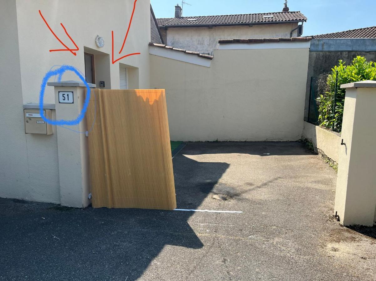 Le Petit Prince , Jolie Maisonnette Terrasse Netflix Parking Prive Jeux De Societe Bourg-en-Bresse Luaran gambar