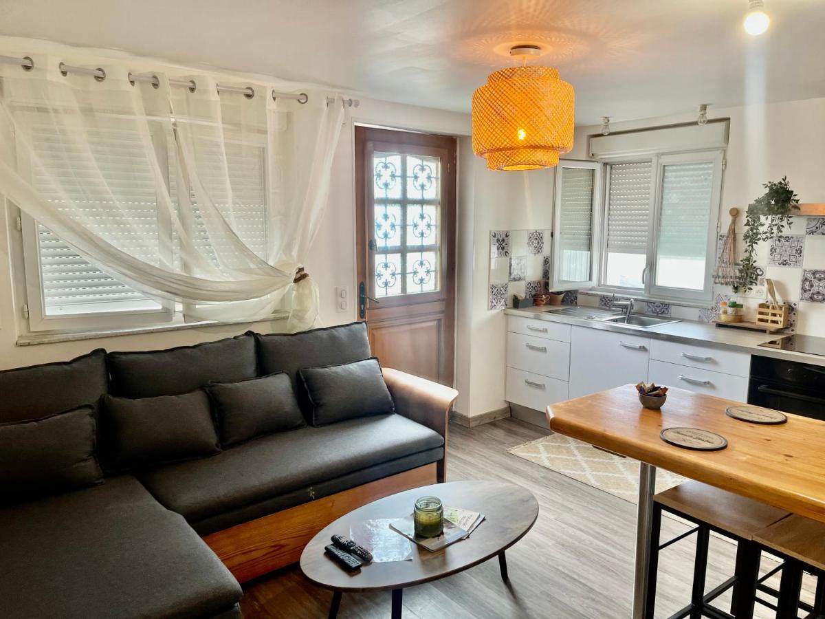 Le Petit Prince , Jolie Maisonnette Terrasse Netflix Parking Prive Jeux De Societe Bourg-en-Bresse Luaran gambar