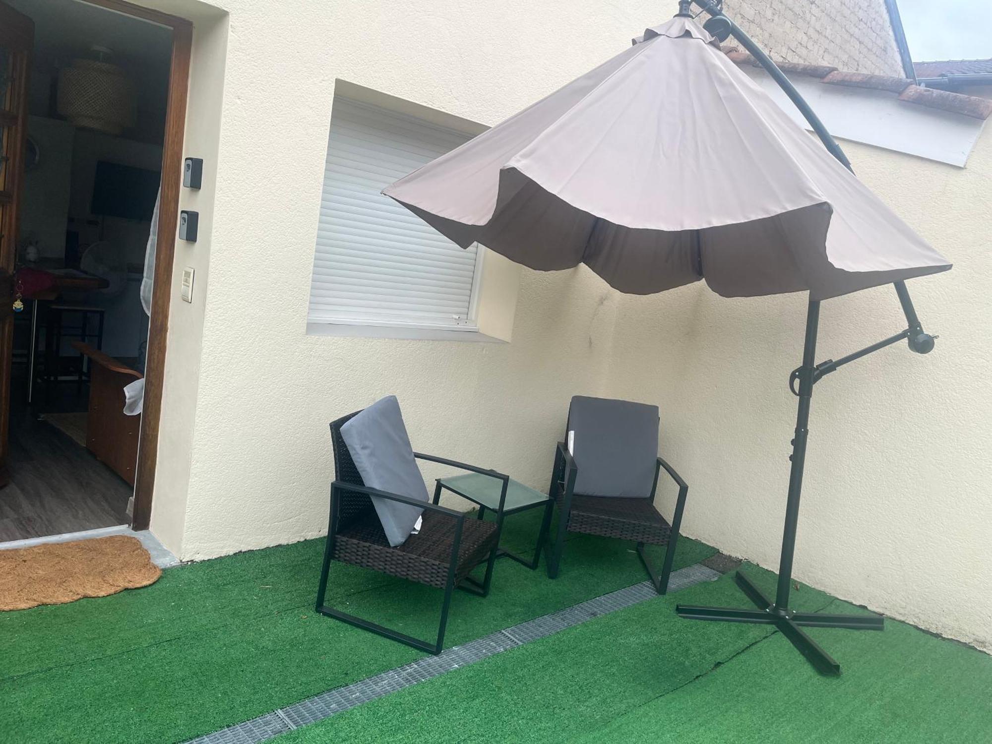 Le Petit Prince , Jolie Maisonnette Terrasse Netflix Parking Prive Jeux De Societe Bourg-en-Bresse Luaran gambar